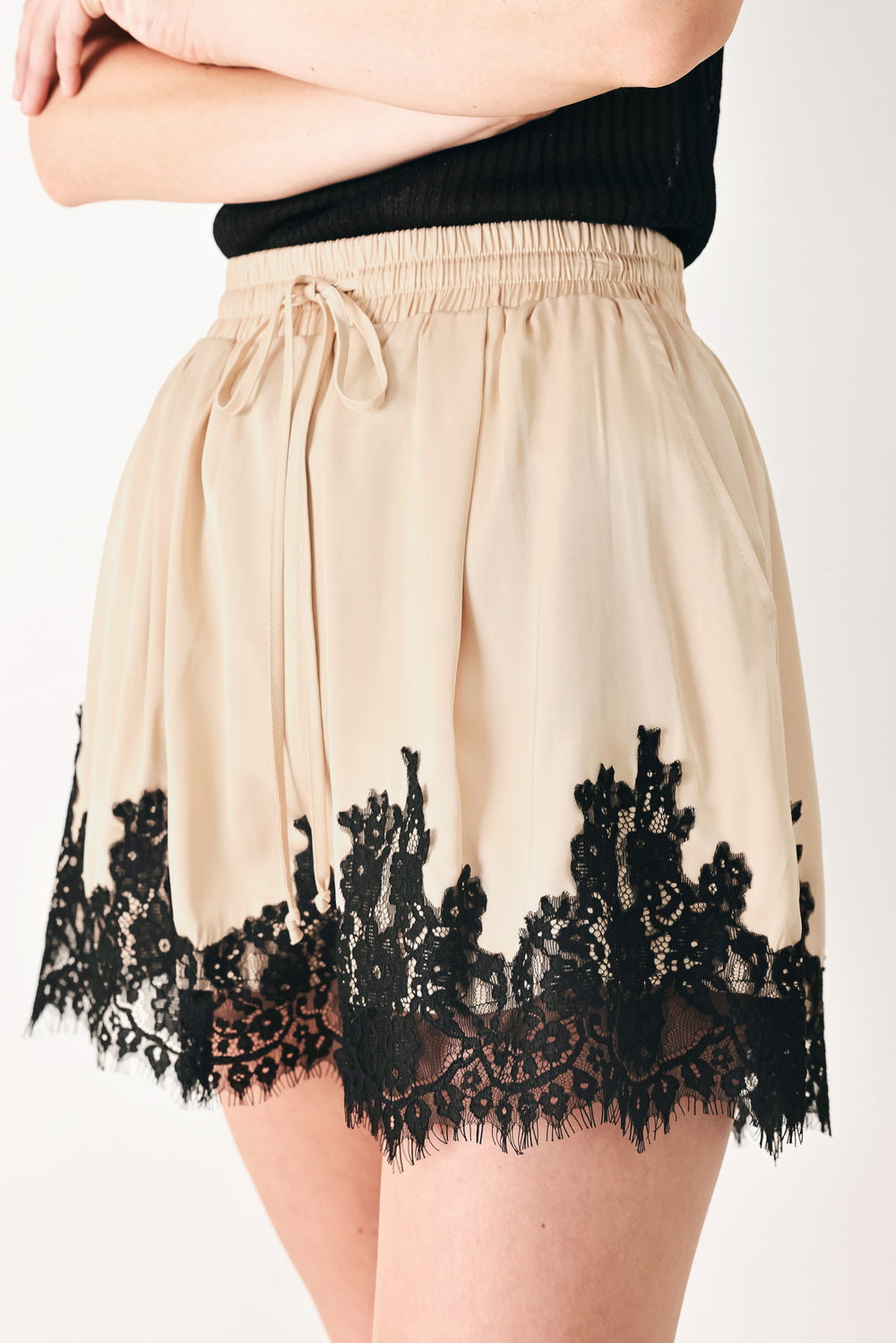 Rodeo Romance Woven Shorts - Champagne