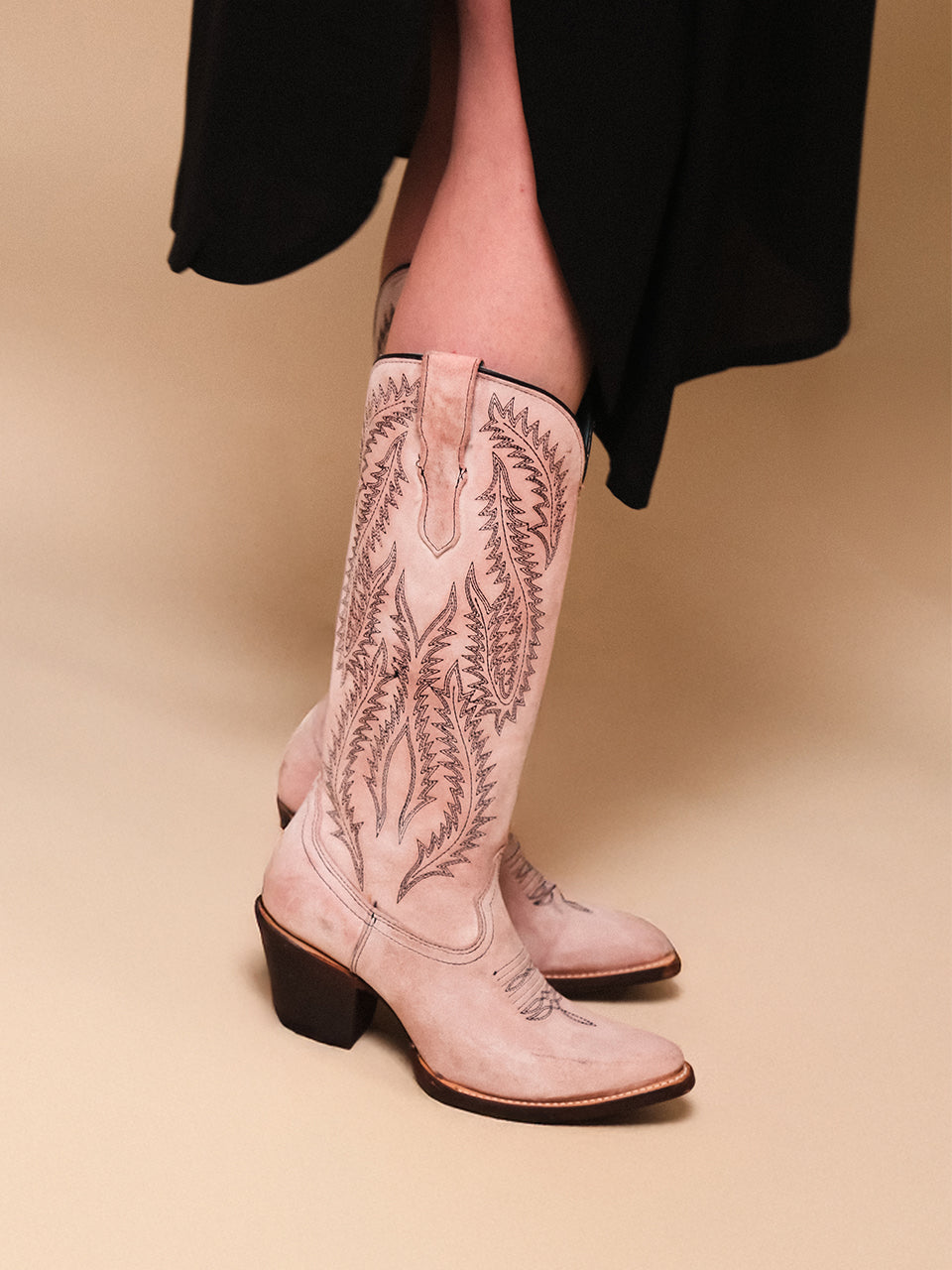 WOMEN'S EMBROIDERY ROSE TALL SNIP TOE COWGIRL BOOT
